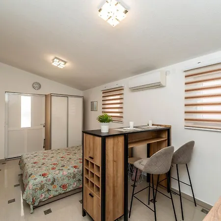 Em-da Apartment