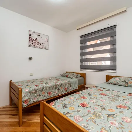 Apartment Em-da *